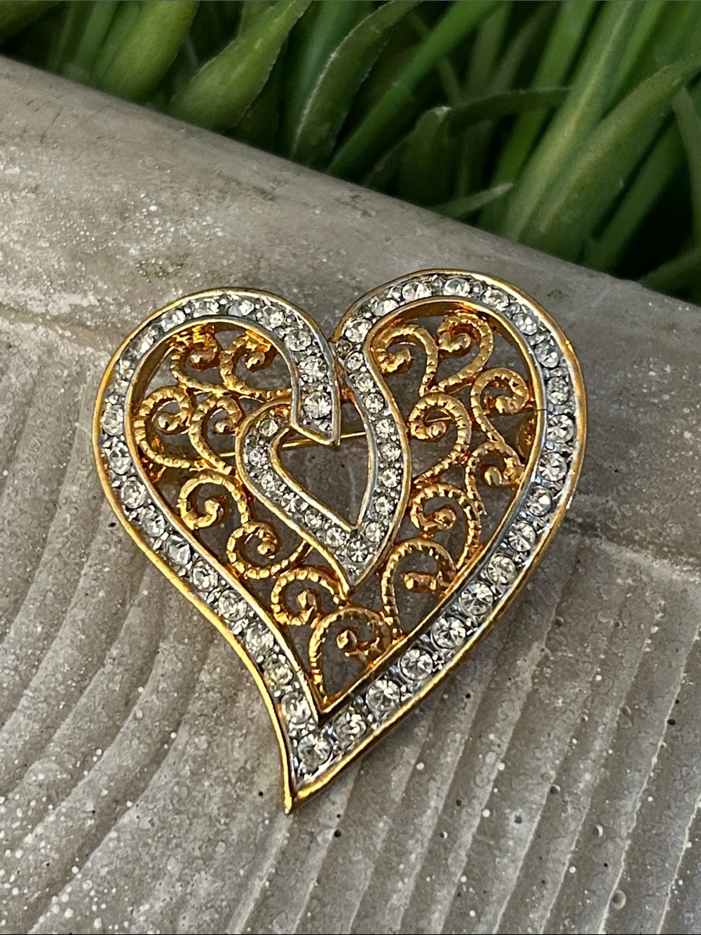 heart Filigree Brooch Pin Clear Crystal Accents two-tone gold silver